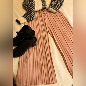 Wide leg pleated ankle length Blush/Pink pant